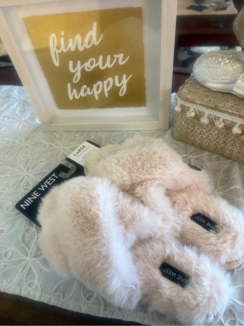 Nine West Plush Faux Fur Memory Foam Slippers Sand Size 9/10 BNWT